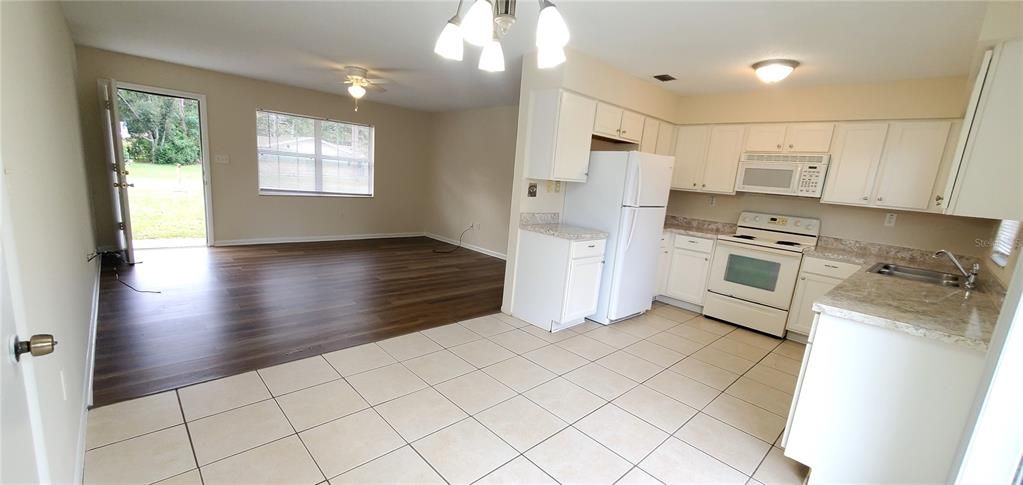 出租: $1,700 (3 贝兹, 2 浴室, 1144 平方英尺)