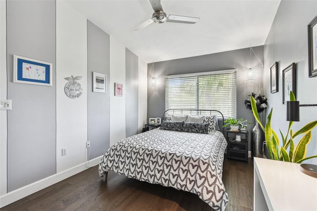 For Sale: $549,900 (2 beds, 2 baths, 1198 Square Feet)