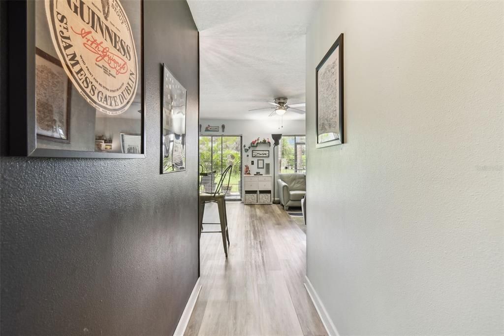 For Sale: $549,900 (2 beds, 2 baths, 1198 Square Feet)