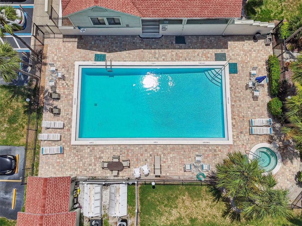 For Sale: $549,900 (2 beds, 2 baths, 1198 Square Feet)