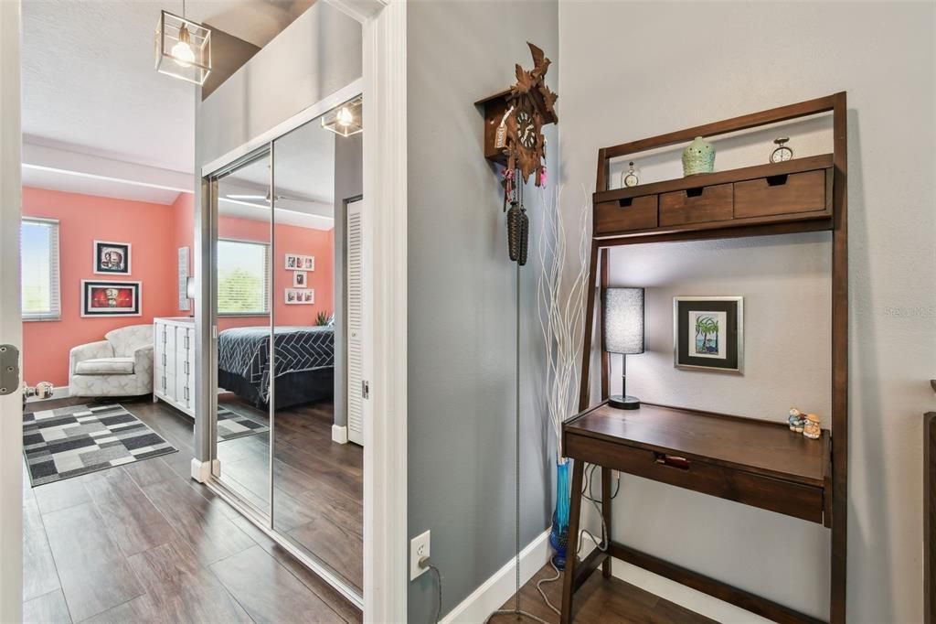 For Sale: $549,900 (2 beds, 2 baths, 1198 Square Feet)