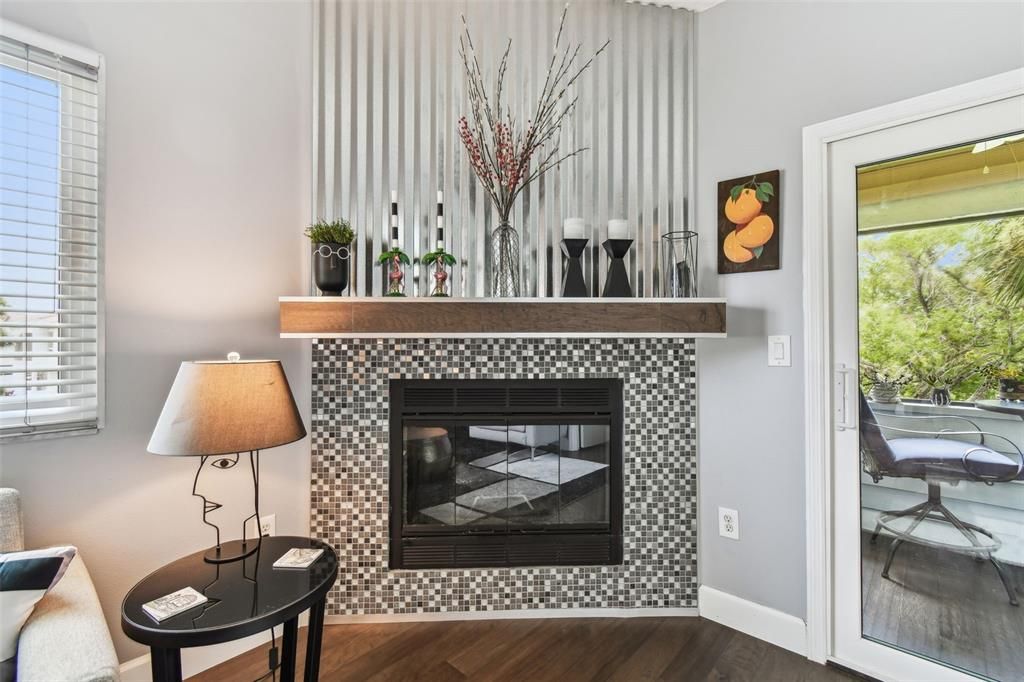 For Sale: $549,900 (2 beds, 2 baths, 1198 Square Feet)