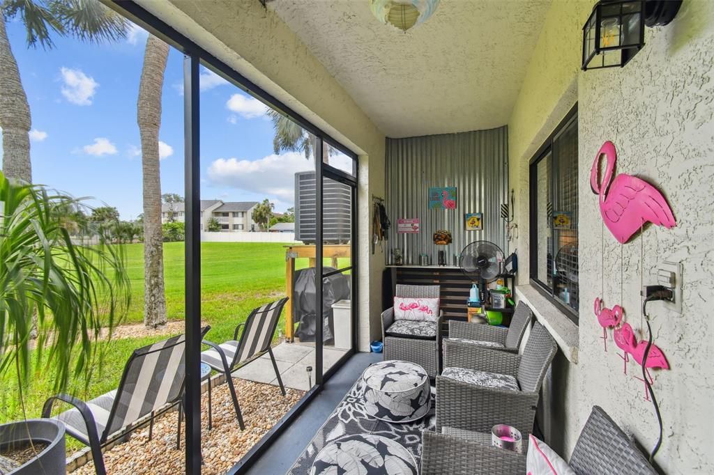 For Sale: $549,900 (2 beds, 2 baths, 1198 Square Feet)