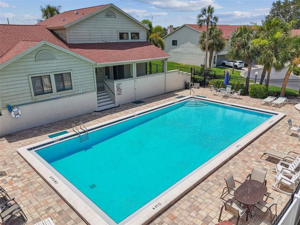 For Sale: $549,900 (2 beds, 2 baths, 1198 Square Feet)