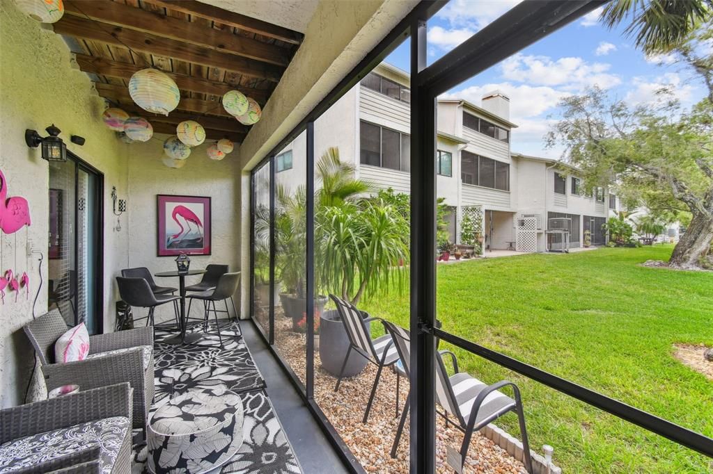 For Sale: $549,900 (2 beds, 2 baths, 1198 Square Feet)