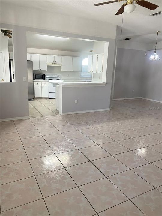 В аренду: $2,500 (4 спален, 2 ванн, 1655 Квадратных фут)