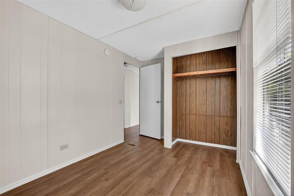 На продажу: $145,000 (4 спален, 2 ванн, 1359 Квадратных фут)