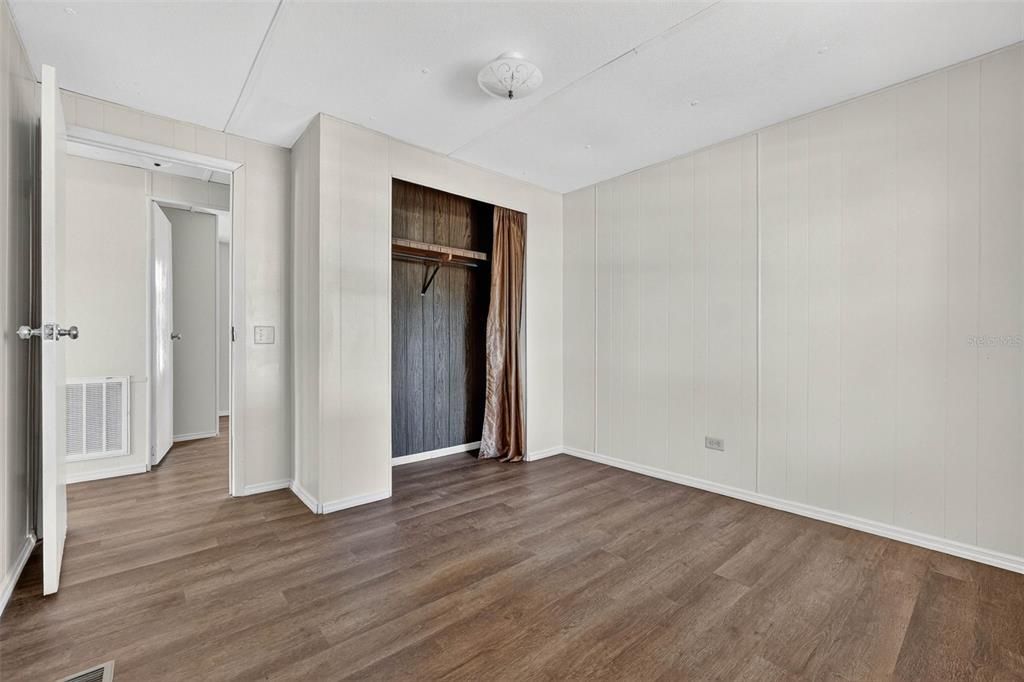 На продажу: $145,000 (4 спален, 2 ванн, 1359 Квадратных фут)