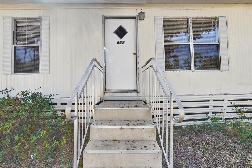 На продажу: $145,000 (4 спален, 2 ванн, 1359 Квадратных фут)