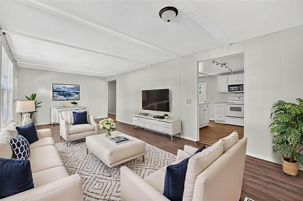 На продажу: $145,000 (4 спален, 2 ванн, 1359 Квадратных фут)