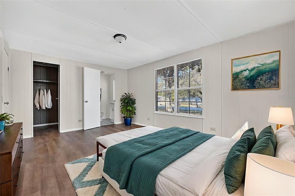 На продажу: $145,000 (4 спален, 2 ванн, 1359 Квадратных фут)