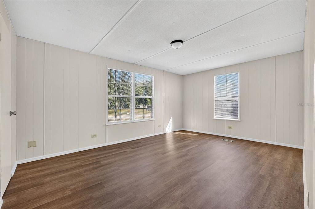 На продажу: $145,000 (4 спален, 2 ванн, 1359 Квадратных фут)