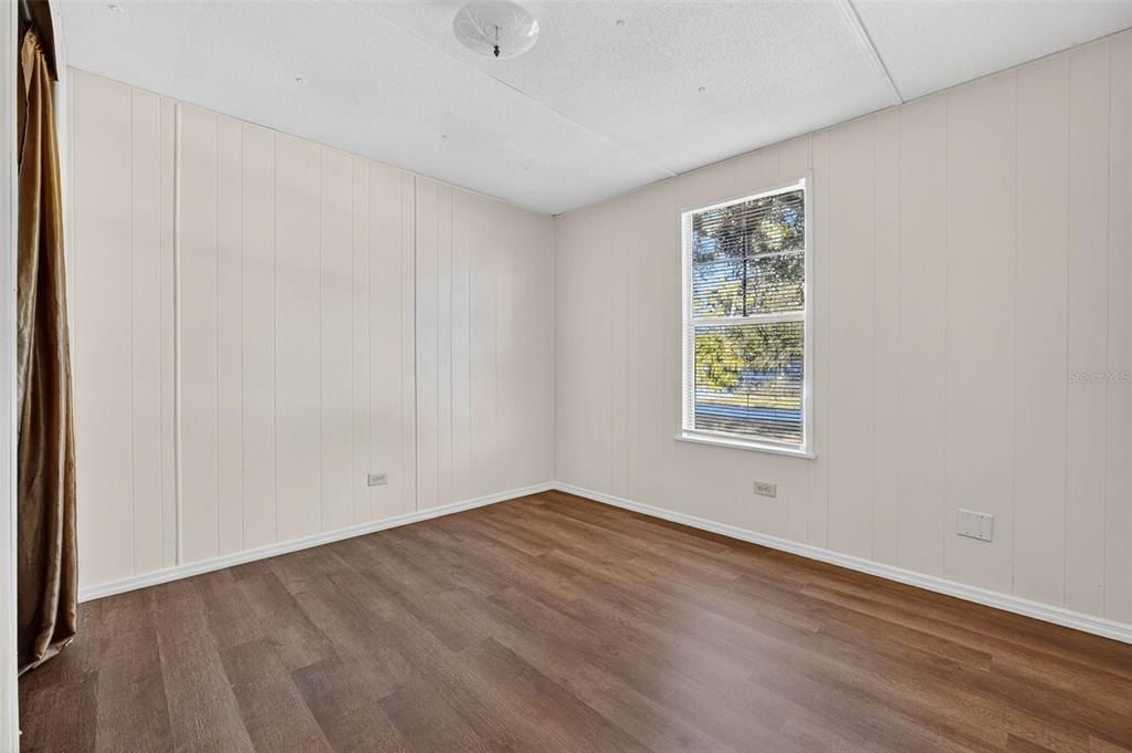 На продажу: $145,000 (4 спален, 2 ванн, 1359 Квадратных фут)