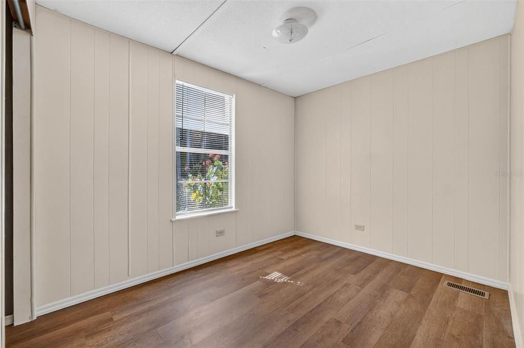 На продажу: $145,000 (4 спален, 2 ванн, 1359 Квадратных фут)