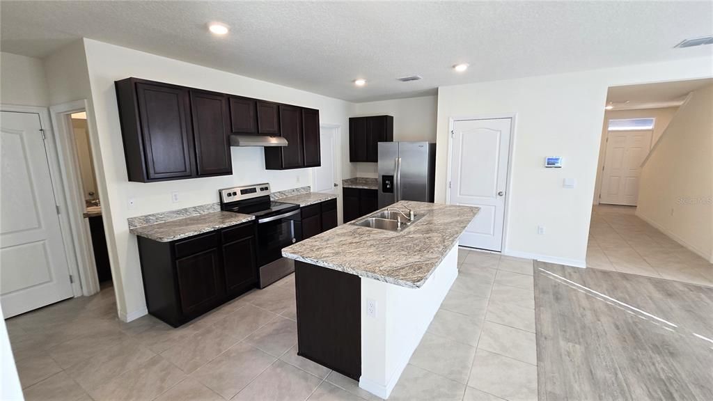 En Renta: $2,595 (5 camas, 3 baños, 2872 Pies cuadrados)