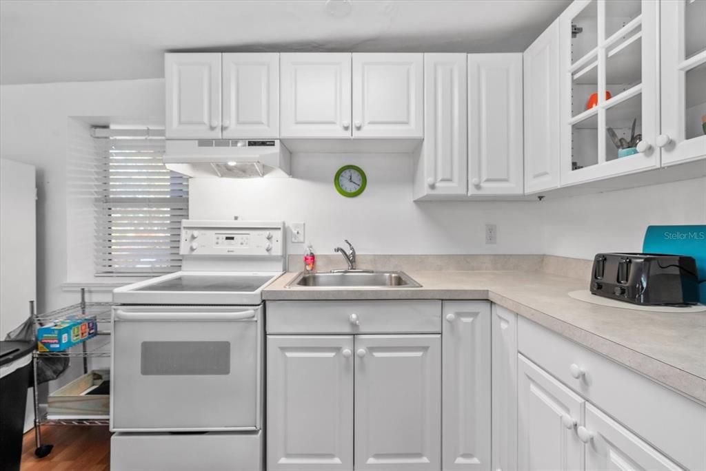 На продажу: $399,000 (4 спален, 2 ванн, 2130 Квадратных фут)