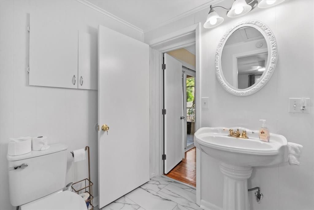 На продажу: $399,000 (4 спален, 2 ванн, 2130 Квадратных фут)