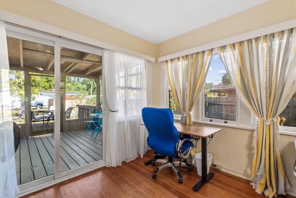 На продажу: $399,000 (4 спален, 2 ванн, 2130 Квадратных фут)