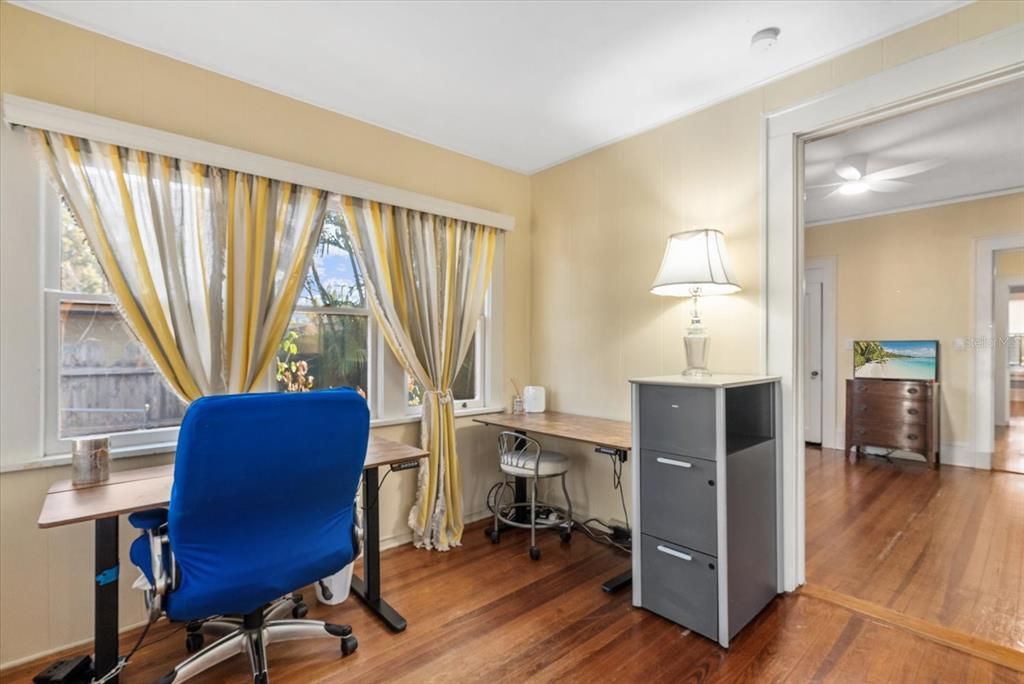 На продажу: $399,000 (4 спален, 2 ванн, 2130 Квадратных фут)