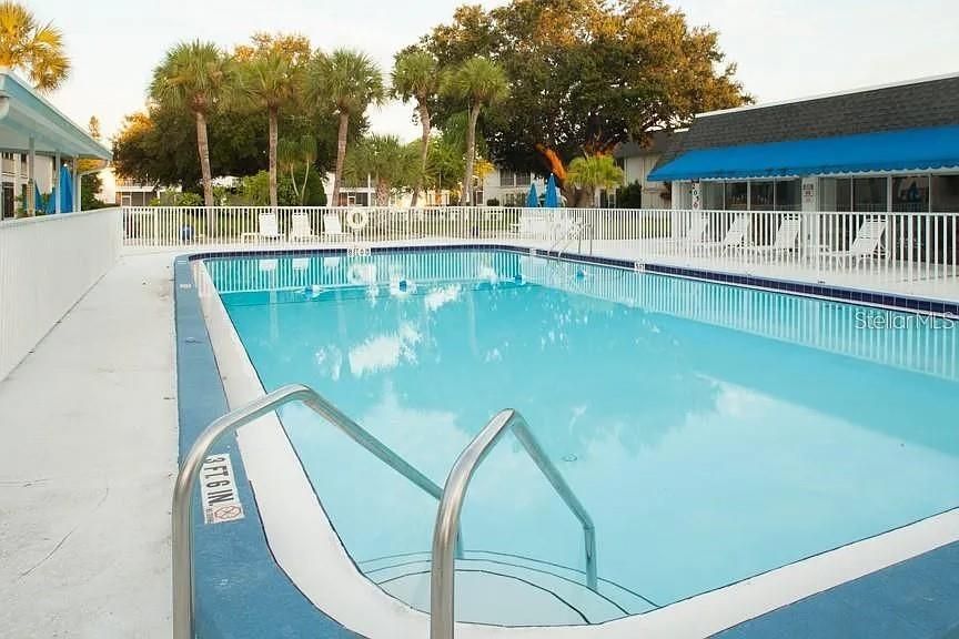 Под контрактом: $80,000 (1 спален, 1 ванн, 725 Квадратных фут)