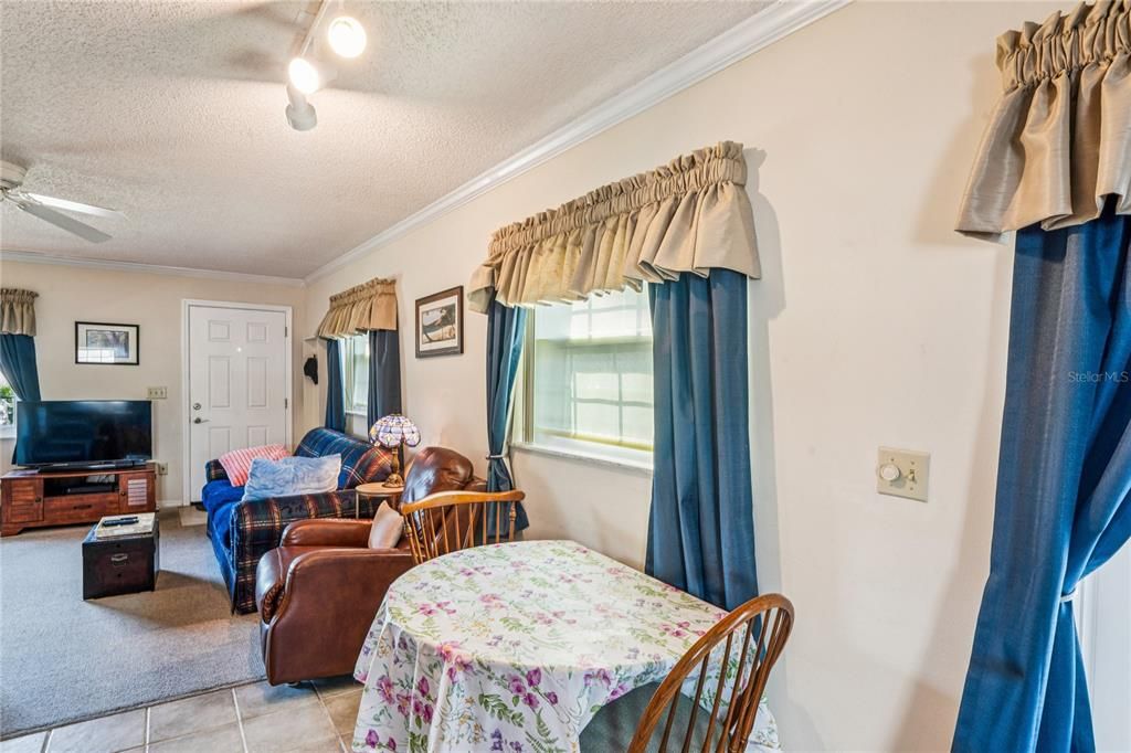 На продажу: $145,000 (2 спален, 2 ванн, 1024 Квадратных фут)