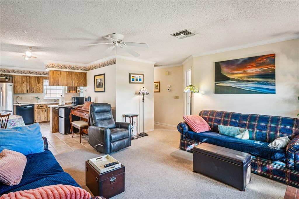 На продажу: $145,000 (2 спален, 2 ванн, 1024 Квадратных фут)