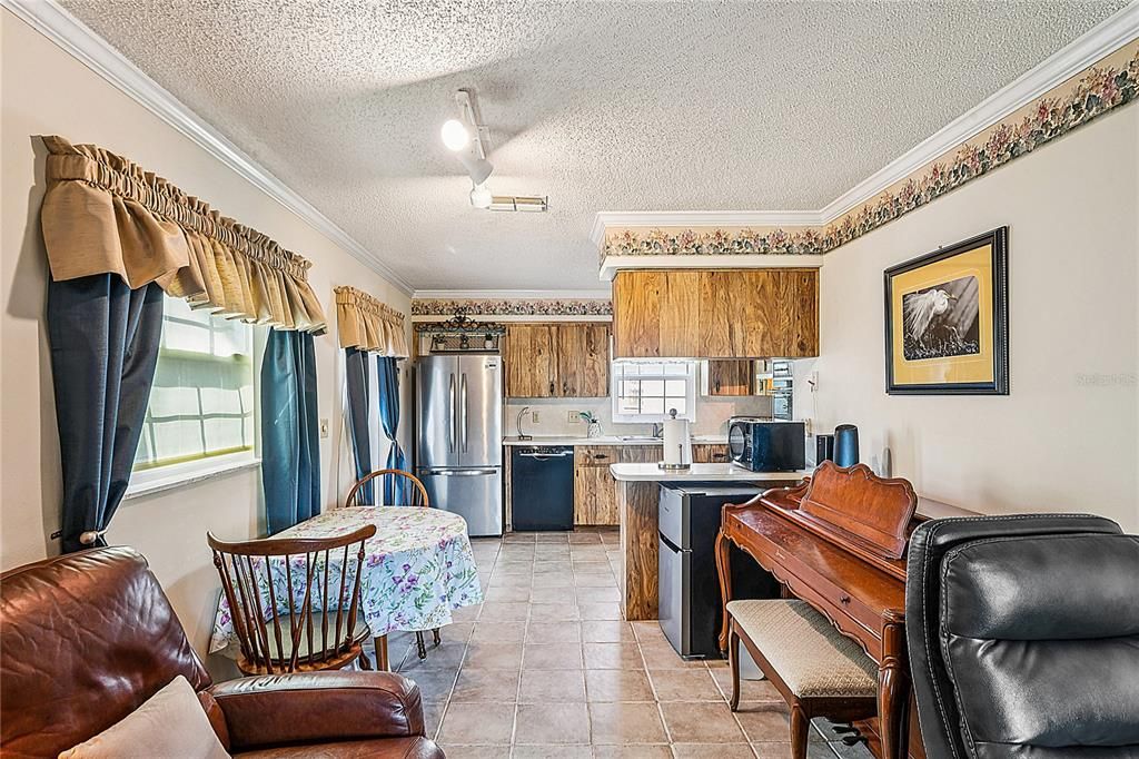 На продажу: $145,000 (2 спален, 2 ванн, 1024 Квадратных фут)