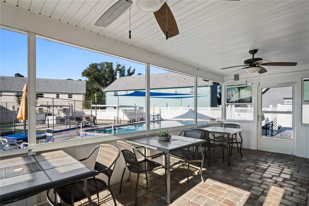 На продажу: $145,000 (2 спален, 2 ванн, 1024 Квадратных фут)