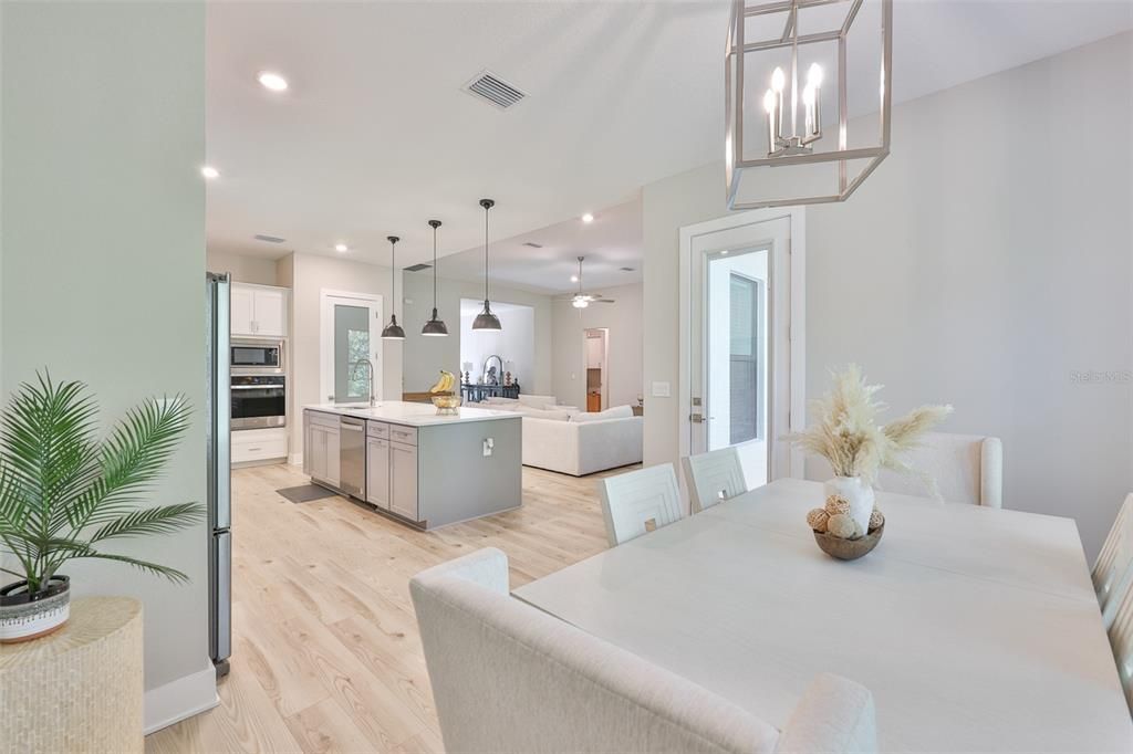 For Sale: $810,000 (4 beds, 2 baths, 2672 Square Feet)