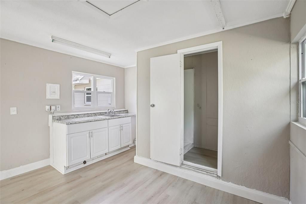 На продажу: $395,000 (4 спален, 3 ванн, 1578 Квадратных фут)