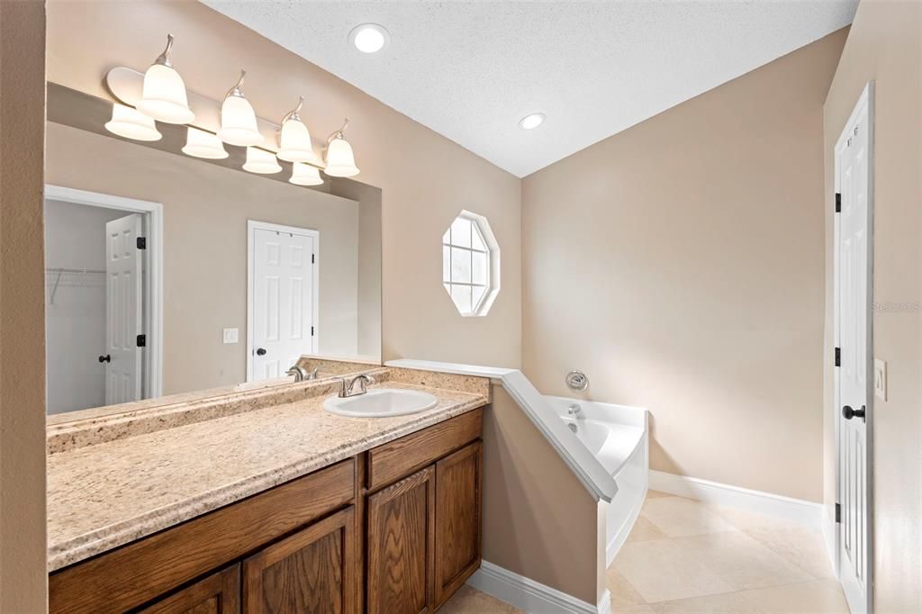 For Rent: $2,150 (3 beds, 2 baths, 1225 Square Feet)