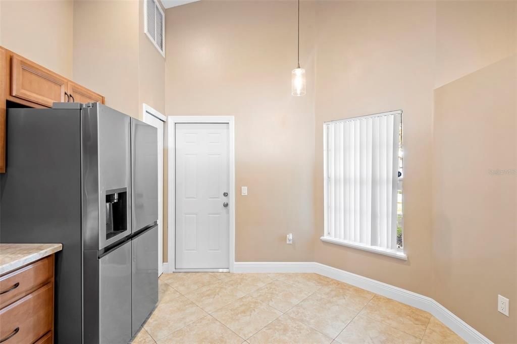 For Rent: $2,150 (3 beds, 2 baths, 1225 Square Feet)