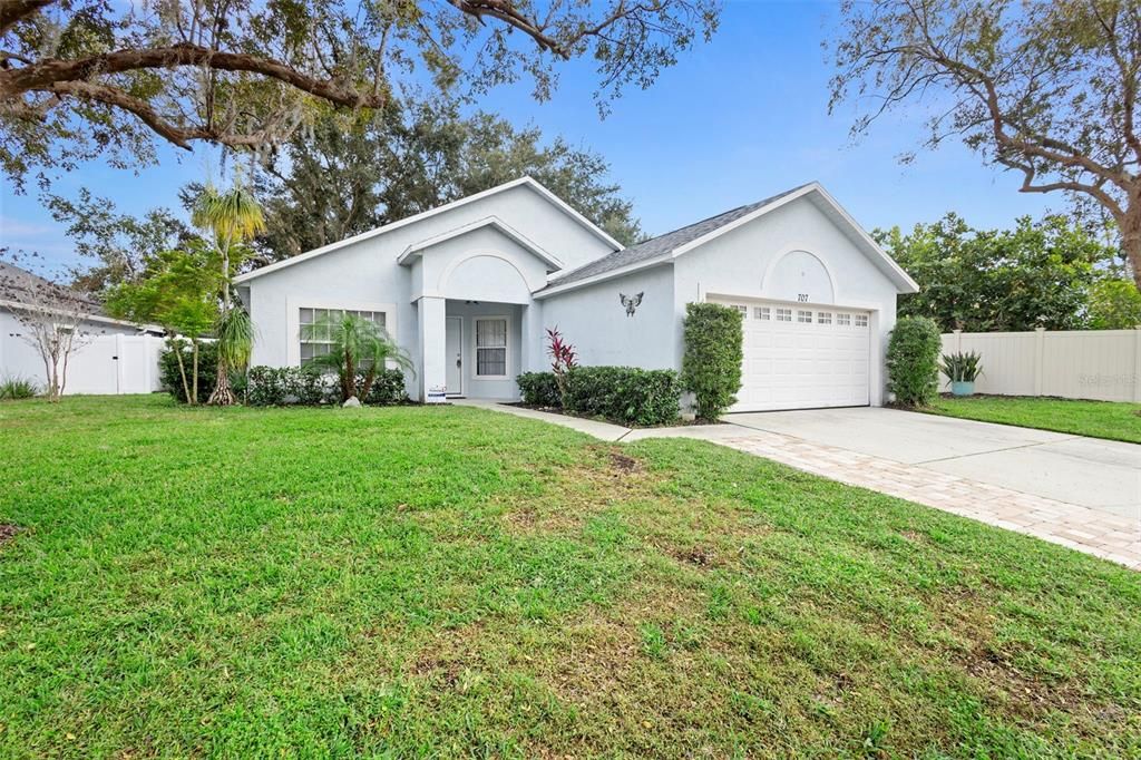 For Rent: $2,150 (3 beds, 2 baths, 1225 Square Feet)