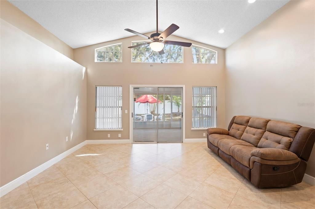 For Rent: $2,150 (3 beds, 2 baths, 1225 Square Feet)