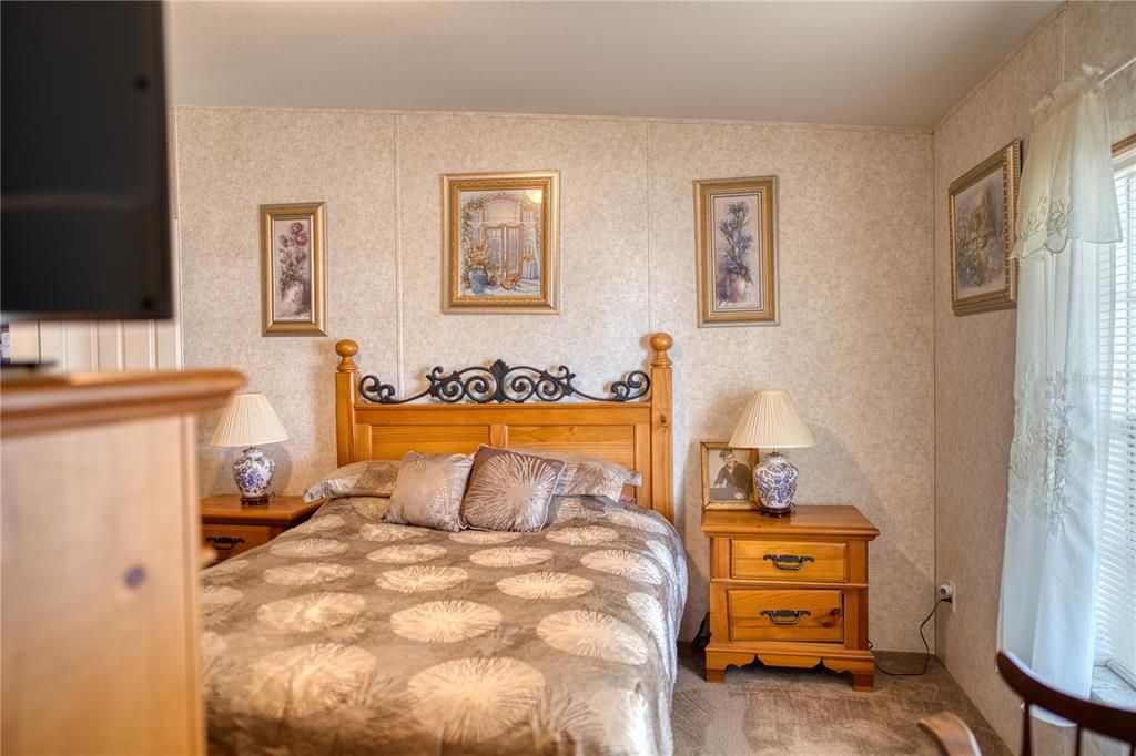 For Sale: $269,800 (3 beds, 2 baths, 2015 Square Feet)