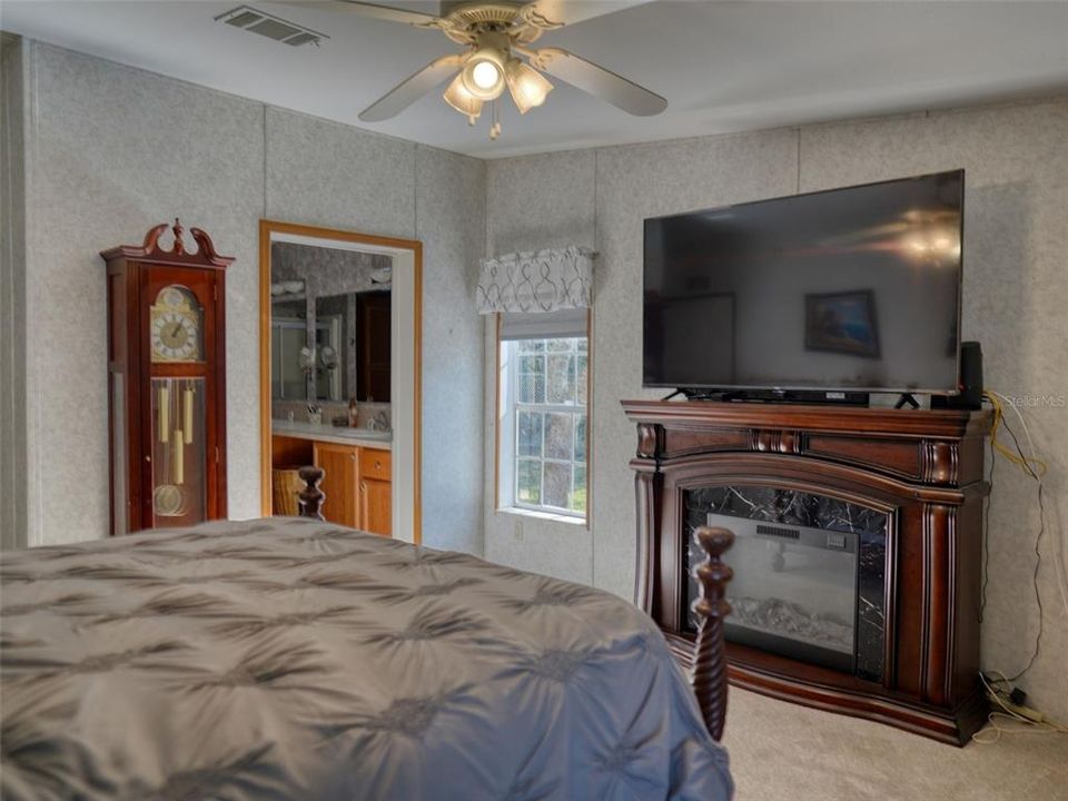 For Sale: $269,800 (3 beds, 2 baths, 2015 Square Feet)