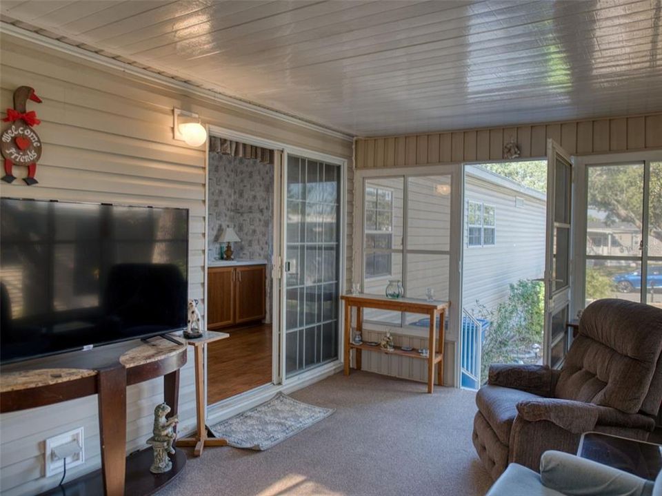 For Sale: $269,800 (3 beds, 2 baths, 2015 Square Feet)