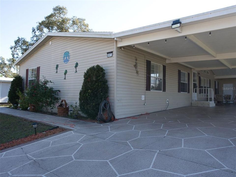 For Sale: $269,800 (3 beds, 2 baths, 2015 Square Feet)