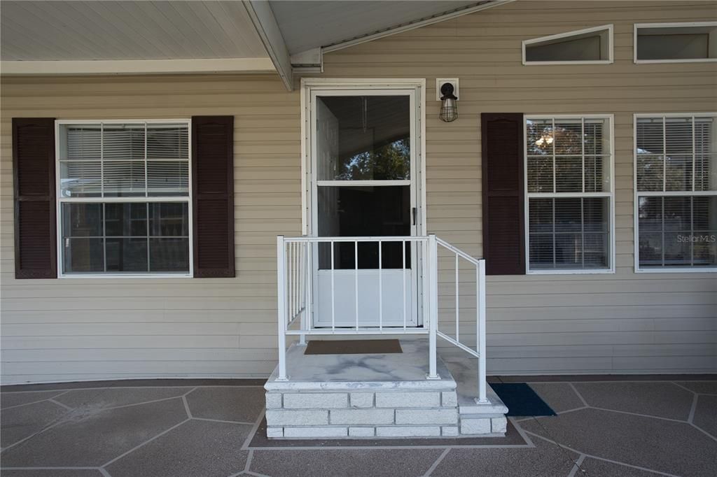 For Sale: $269,800 (3 beds, 2 baths, 2015 Square Feet)