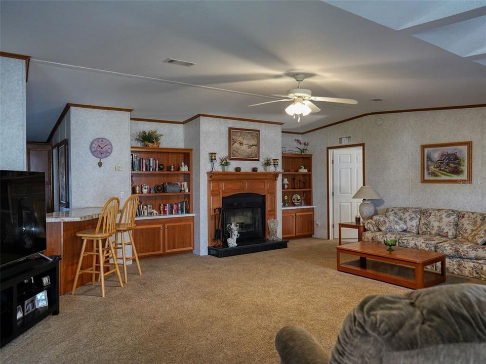 For Sale: $269,800 (3 beds, 2 baths, 2015 Square Feet)