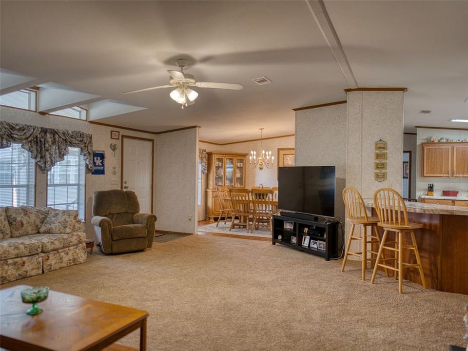 For Sale: $269,800 (3 beds, 2 baths, 2015 Square Feet)