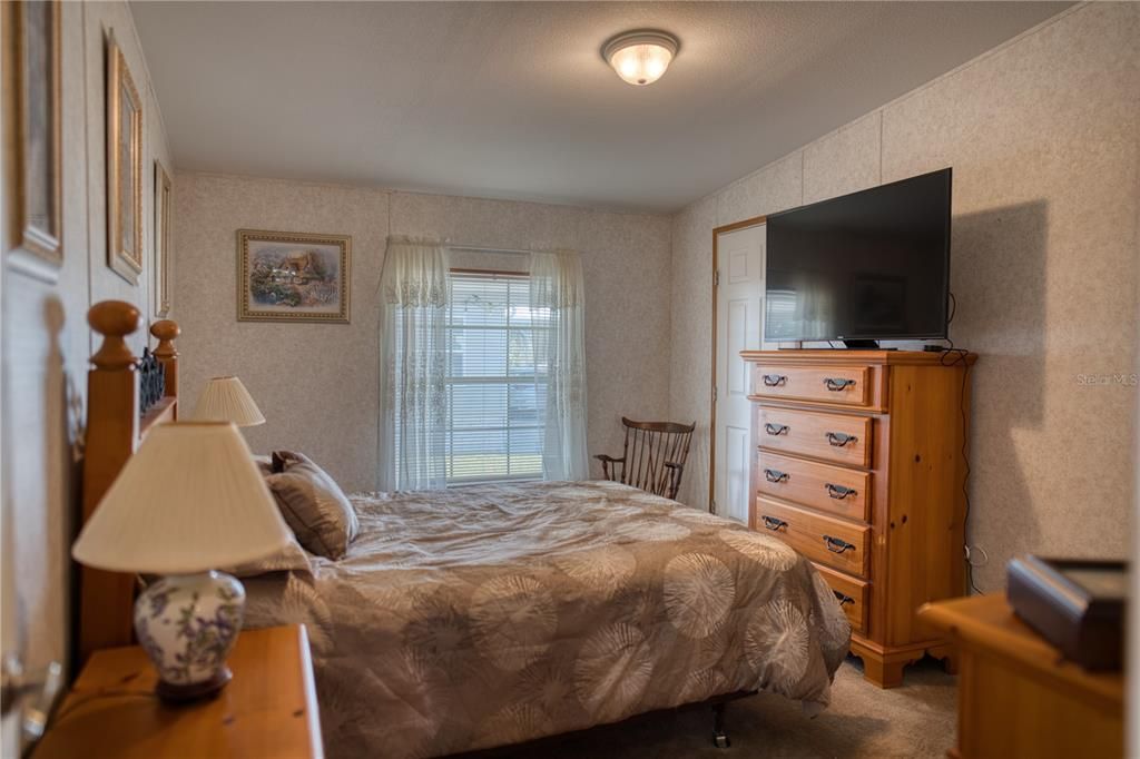 For Sale: $269,800 (3 beds, 2 baths, 2015 Square Feet)