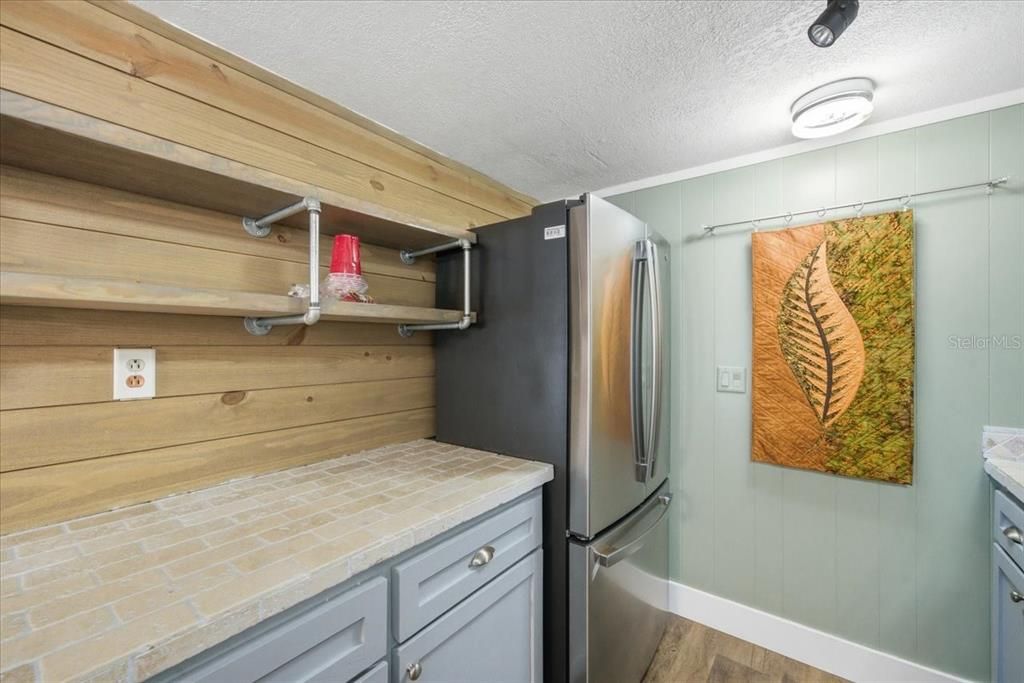 For Sale: $162,500 (2 beds, 2 baths, 920 Square Feet)