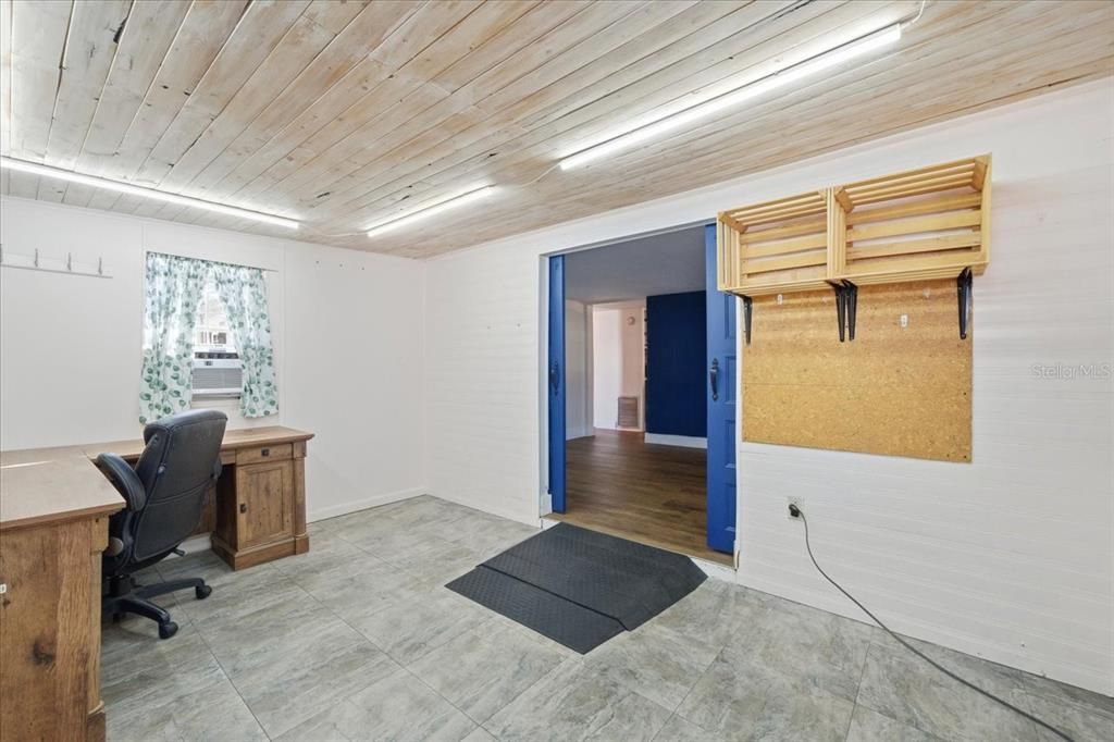 For Sale: $162,500 (2 beds, 2 baths, 920 Square Feet)