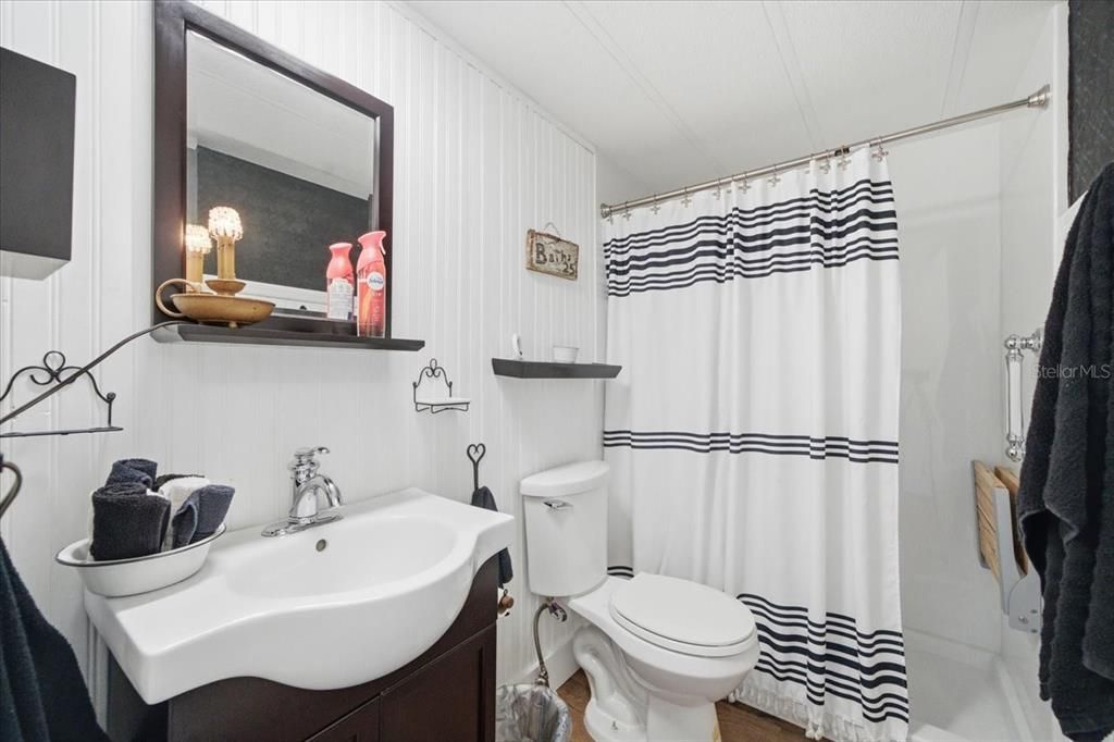 For Sale: $162,500 (2 beds, 2 baths, 920 Square Feet)