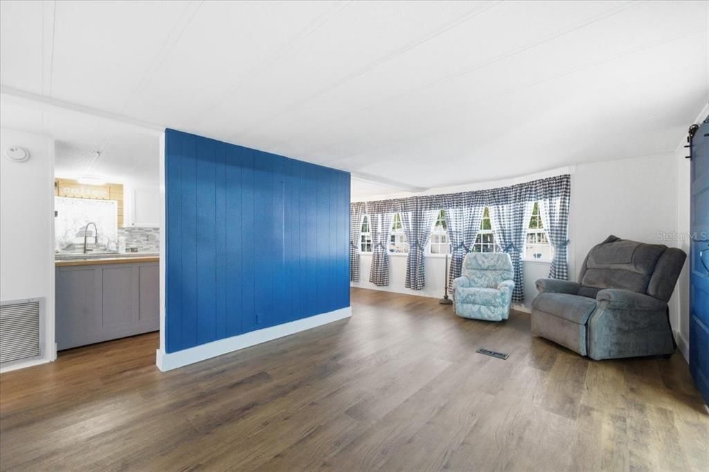 For Sale: $162,500 (2 beds, 2 baths, 920 Square Feet)