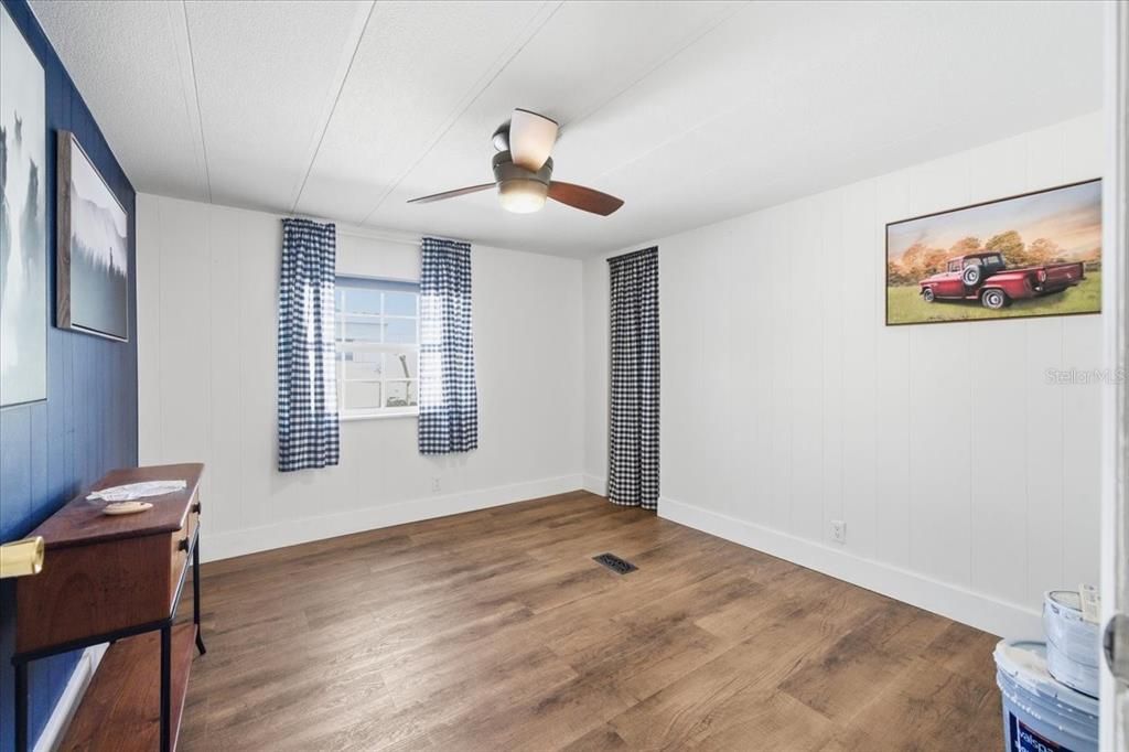 For Sale: $162,500 (2 beds, 2 baths, 920 Square Feet)