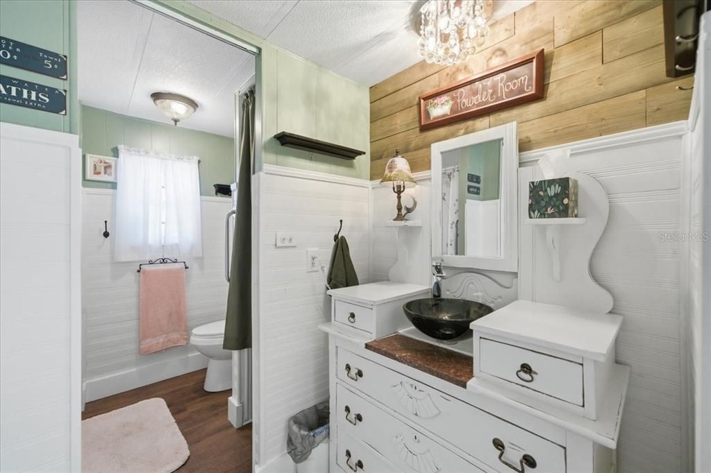 For Sale: $162,500 (2 beds, 2 baths, 920 Square Feet)