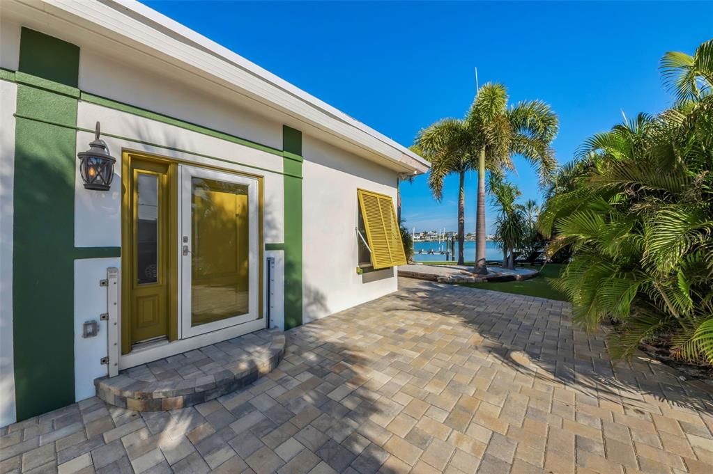 For Sale: $982,000 (4 beds, 2 baths, 2056 Square Feet)