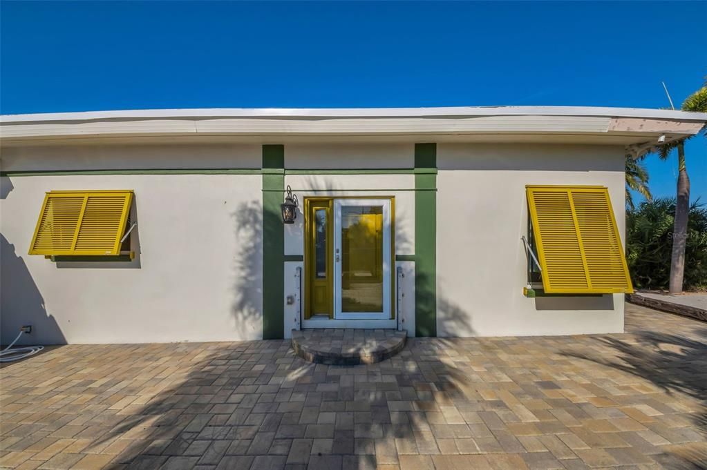 For Sale: $982,000 (4 beds, 2 baths, 2056 Square Feet)